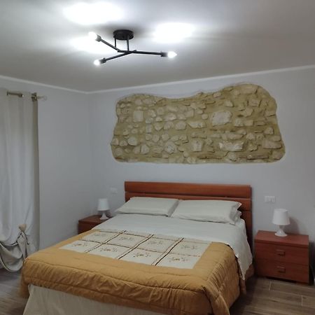 Casa Vacanza "Marinella" Сульмона Экстерьер фото