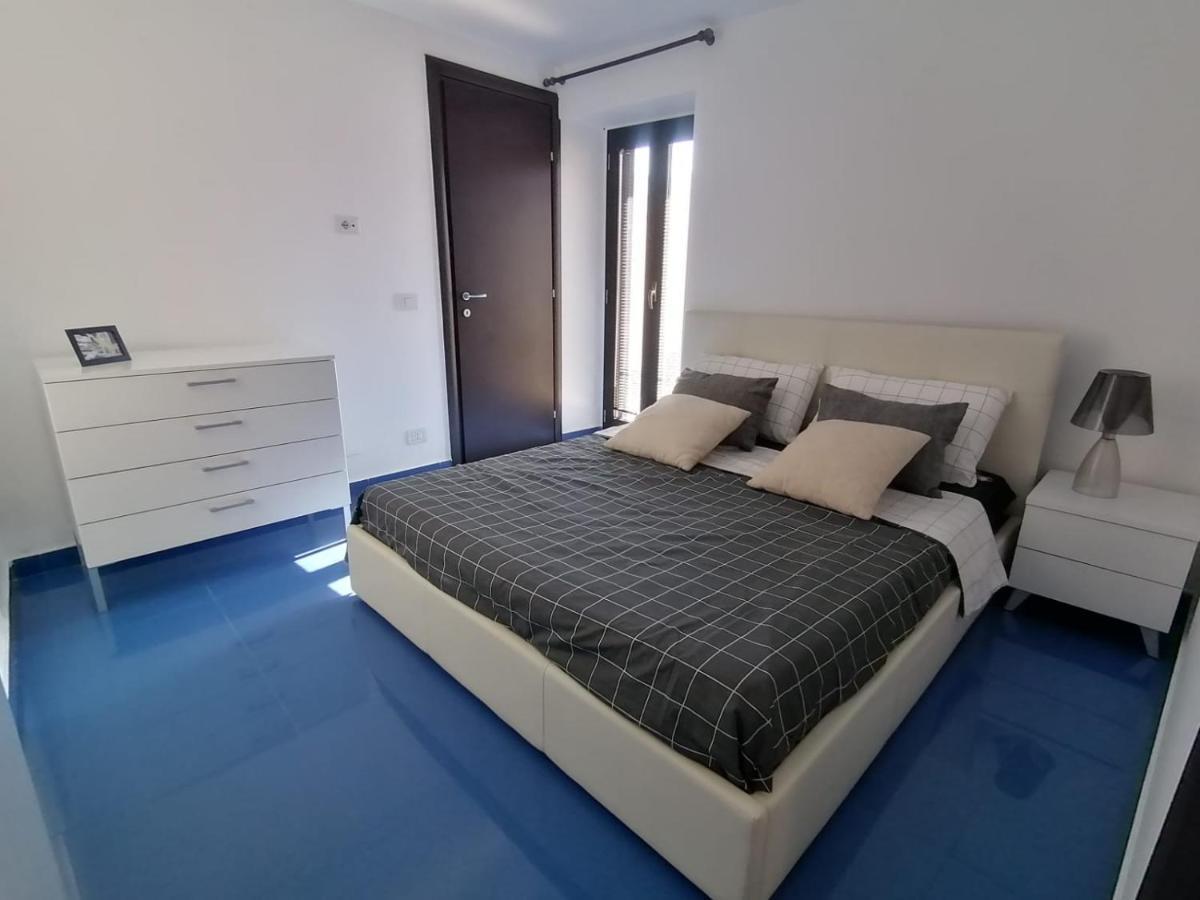 Casa Vacanza "Marinella" Сульмона Экстерьер фото